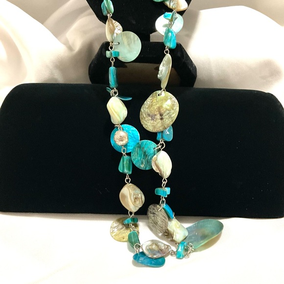 Blue Mother of Pearl necklace - Picture 6 of 11